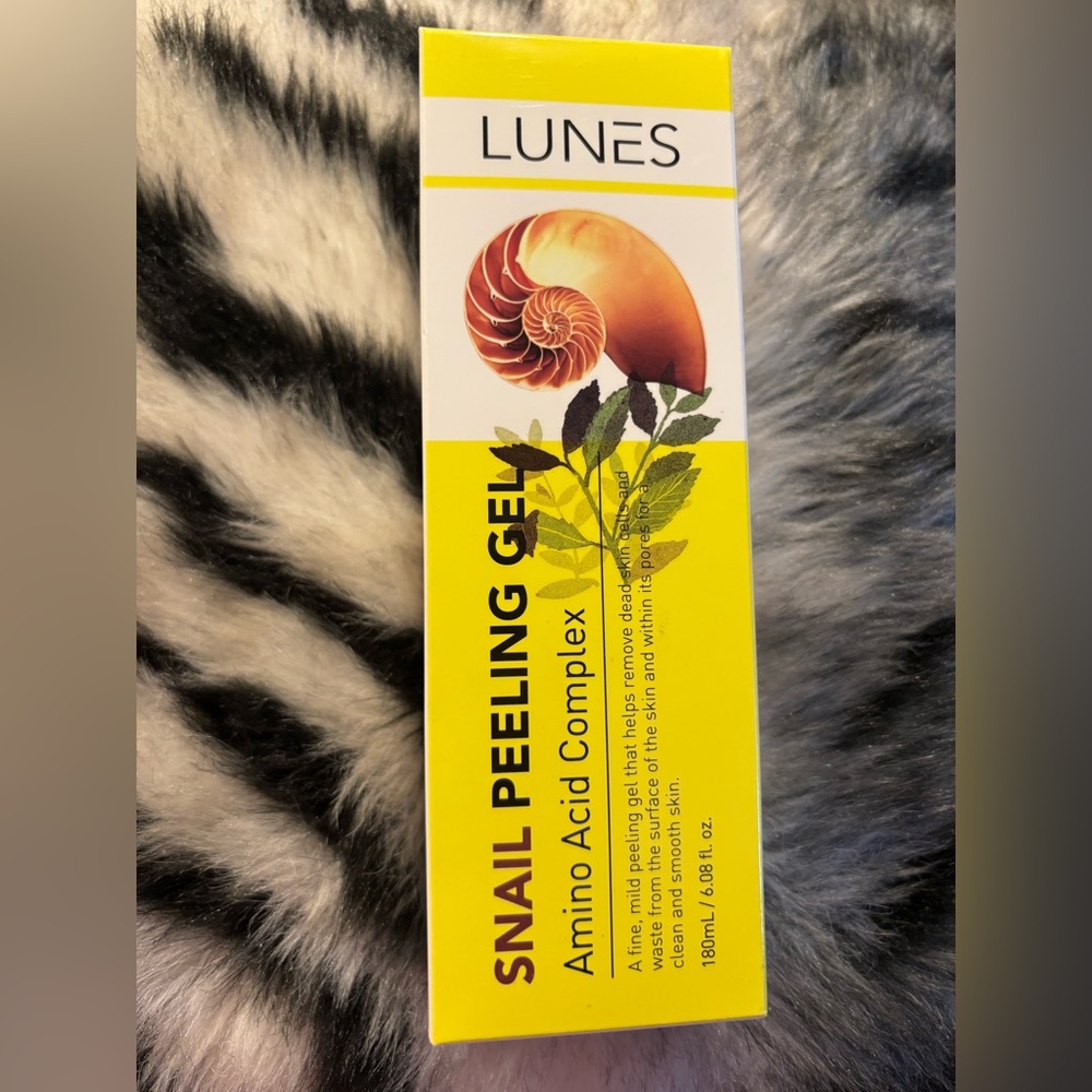 Lunes Snail Peeling Gel